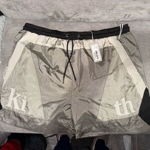 Kith Washed Turbo Shorts size XXL color- Astro